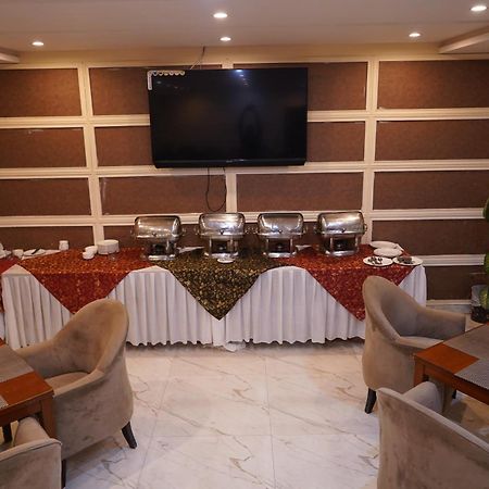 Hotel Avalon Suites Multan Exterior foto