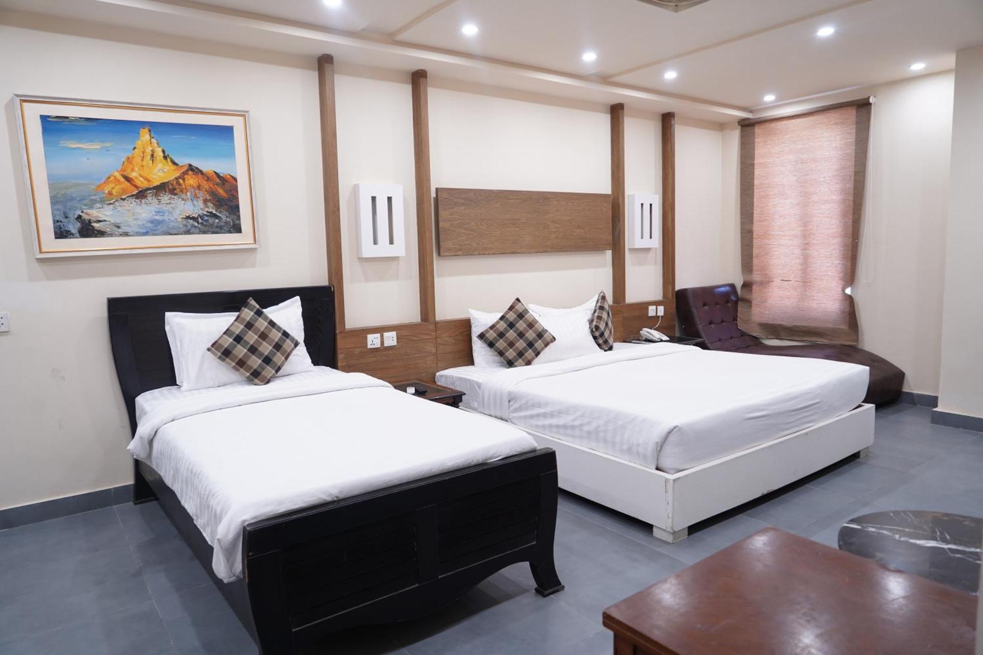 Hotel Avalon Suites Multan Exterior foto