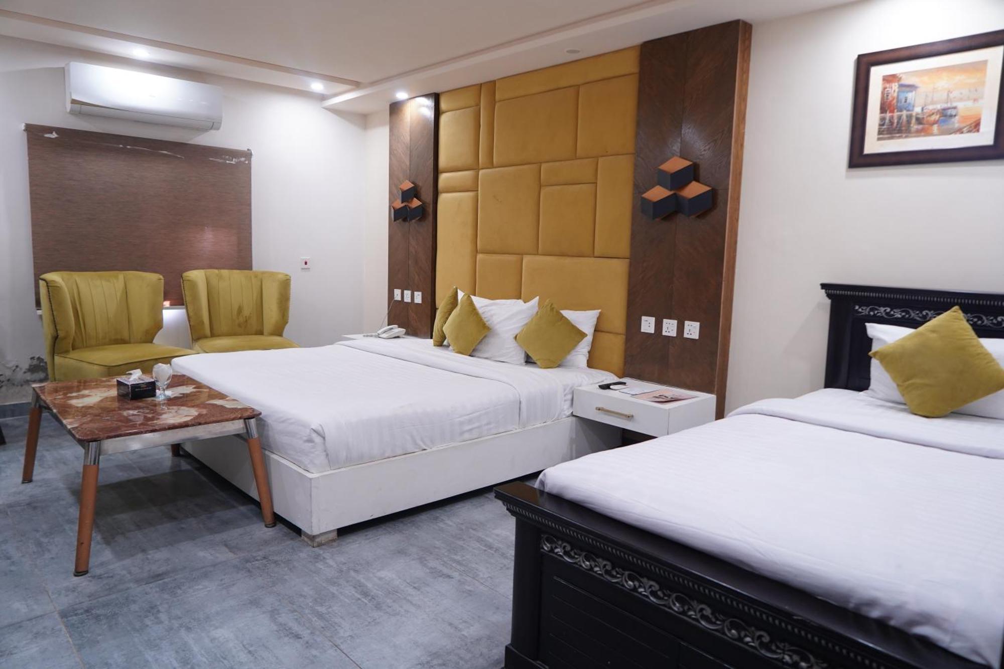 Hotel Avalon Suites Multan Exterior foto