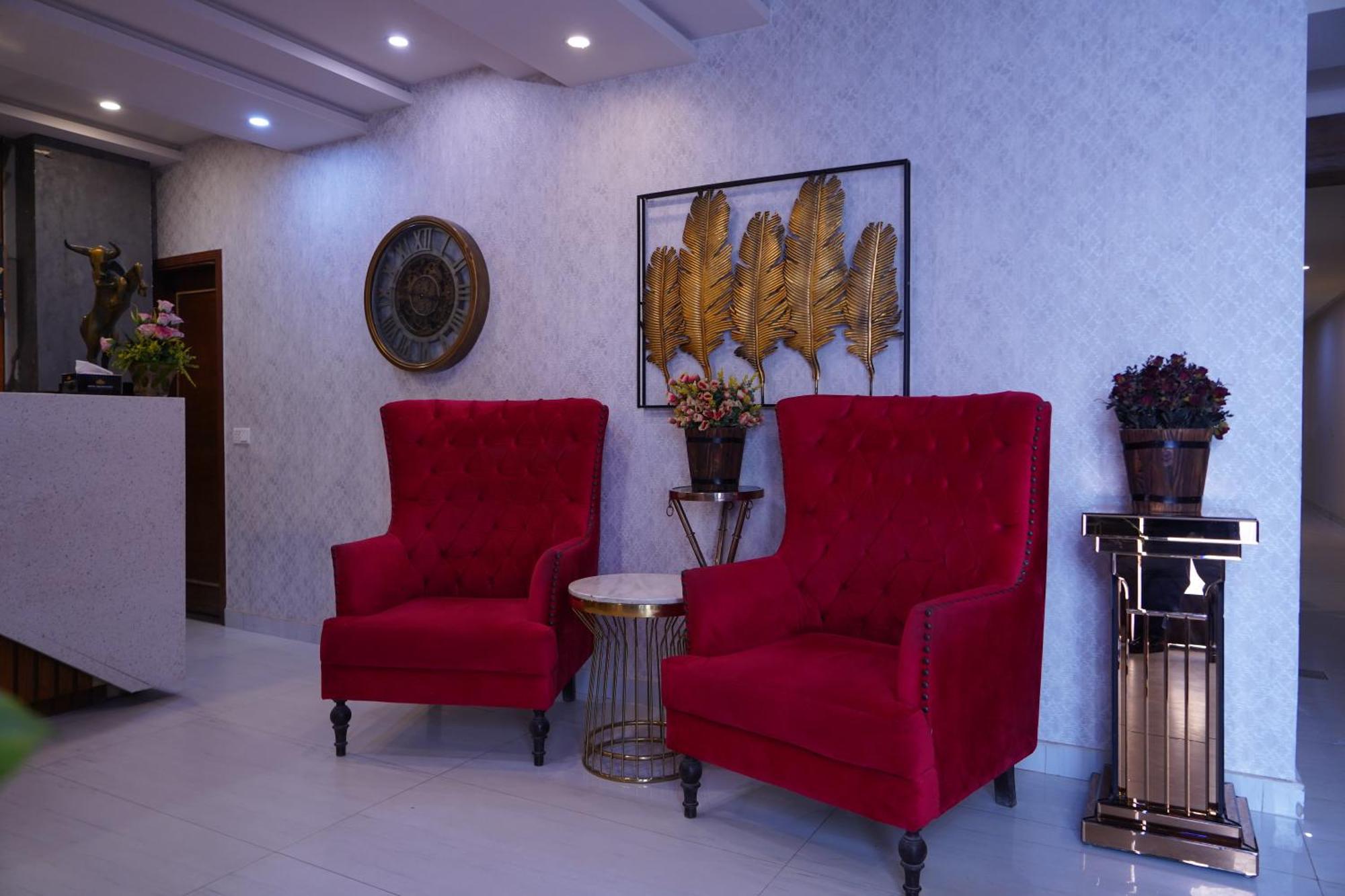 Hotel Avalon Suites Multan Exterior foto