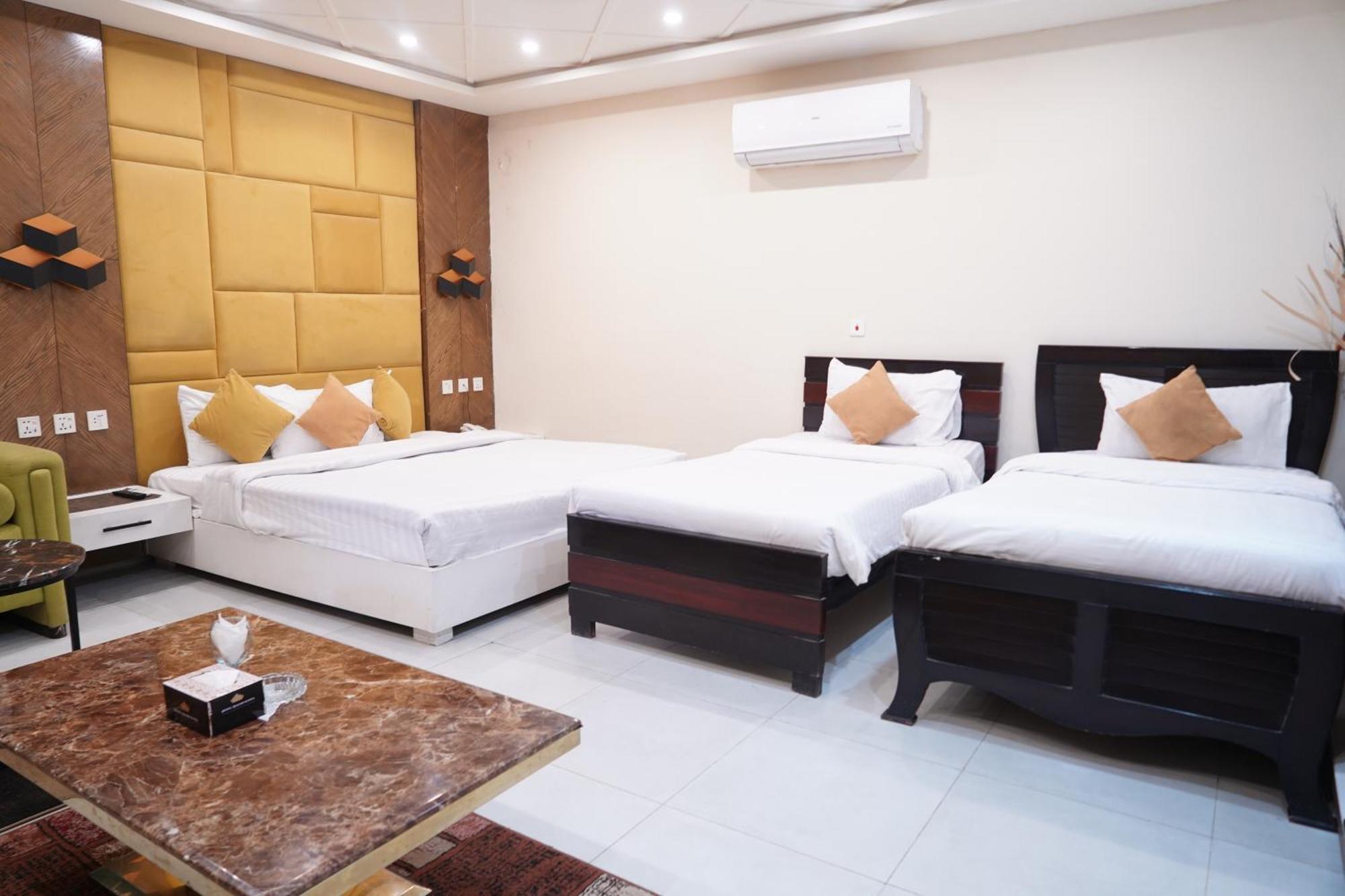 Hotel Avalon Suites Multan Exterior foto