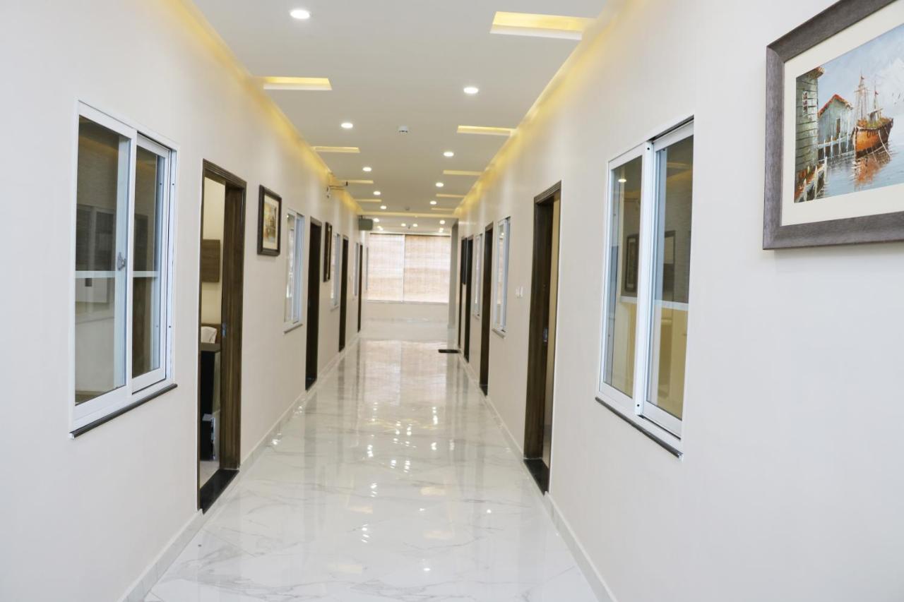 Hotel Avalon Suites Multan Exterior foto