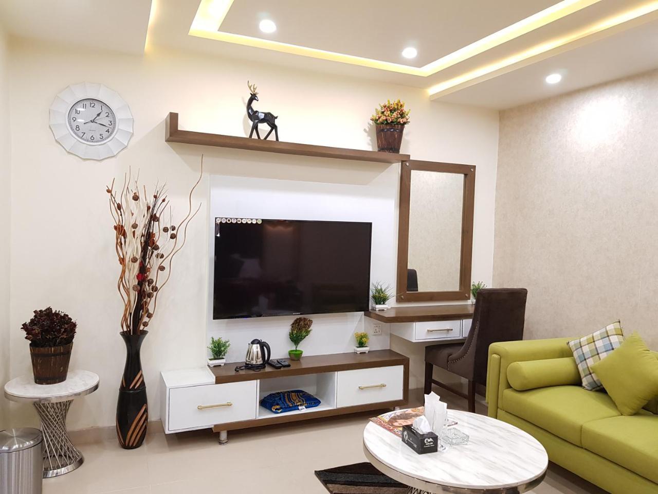 Hotel Avalon Suites Multan Exterior foto