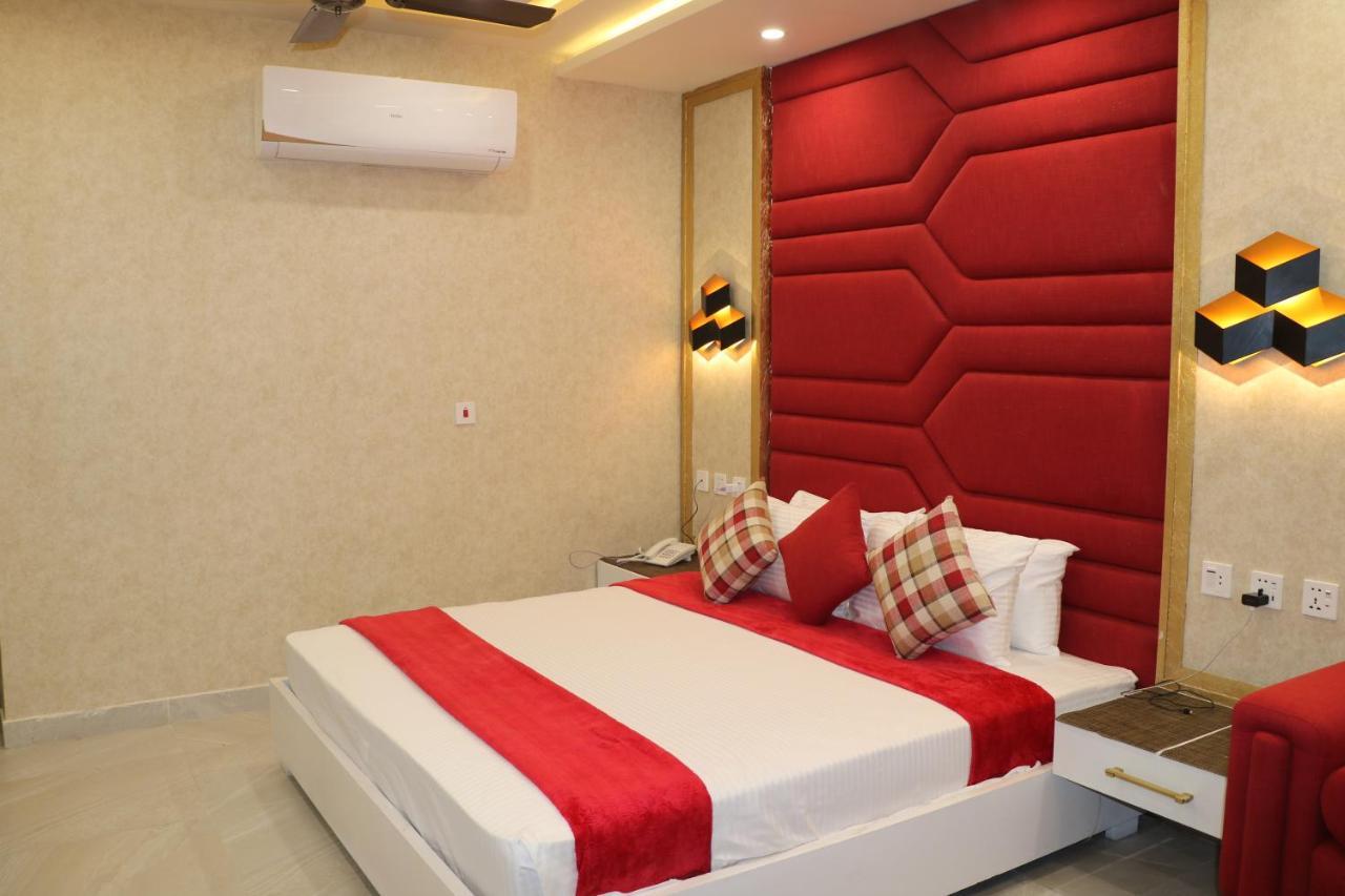 Hotel Avalon Suites Multan Exterior foto