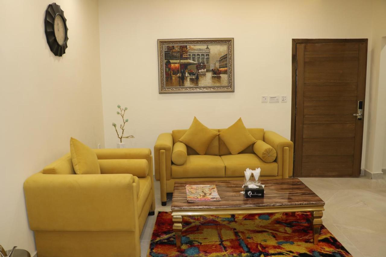 Hotel Avalon Suites Multan Exterior foto