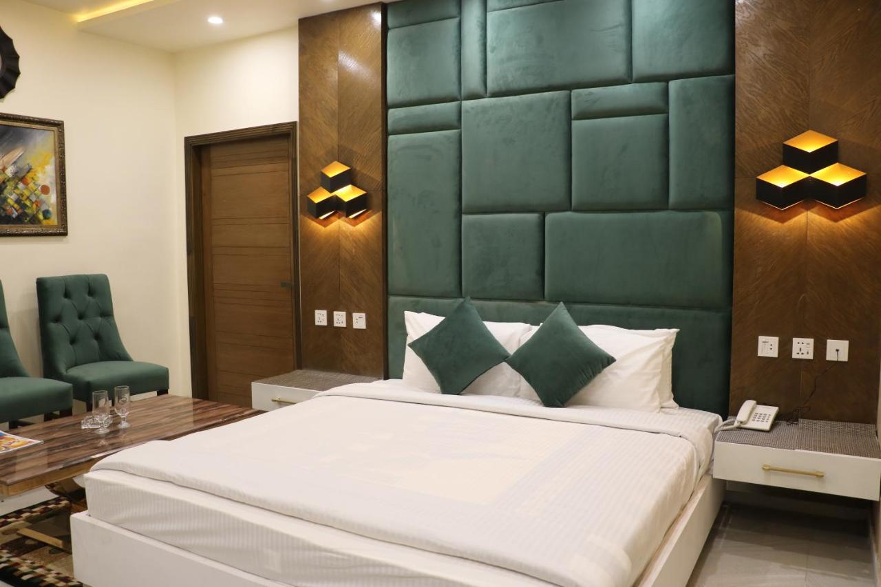 Hotel Avalon Suites Multan Exterior foto