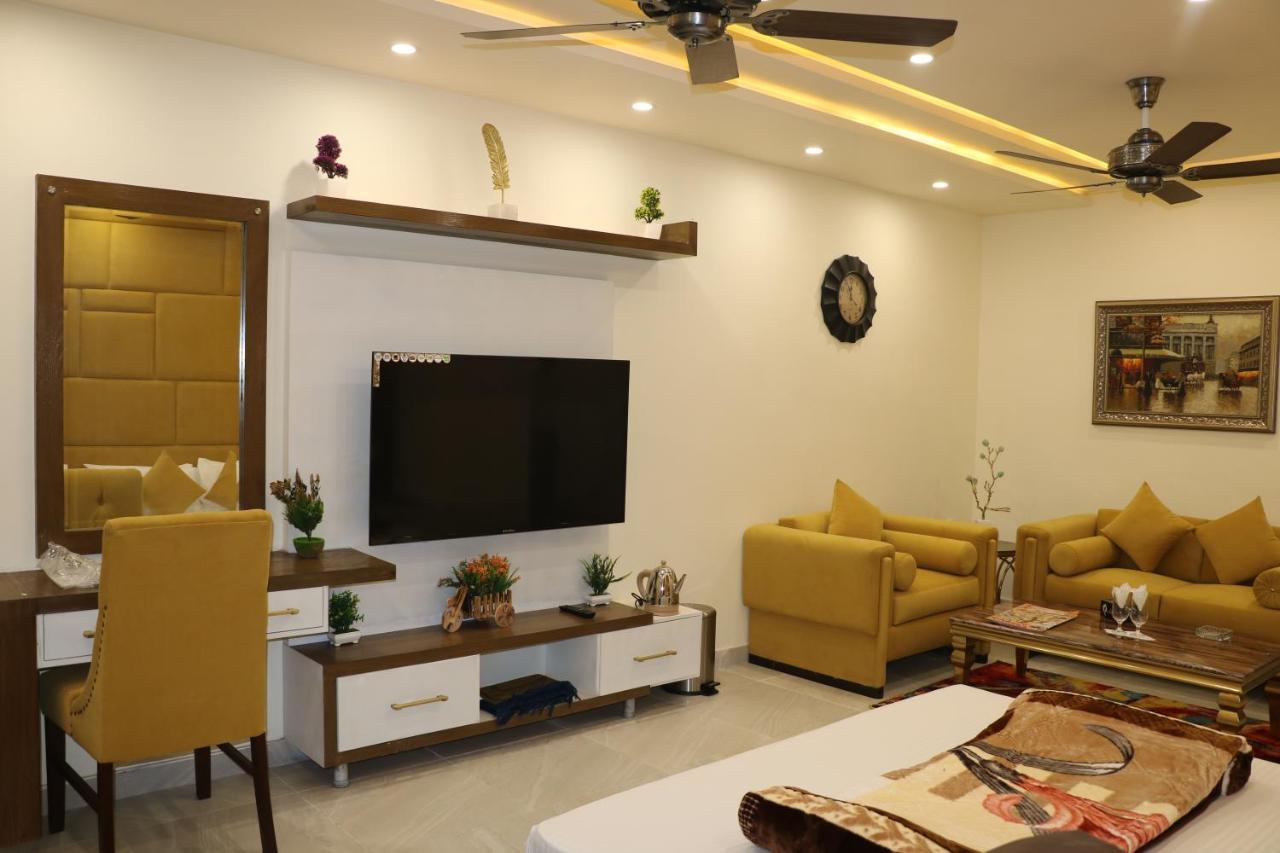 Hotel Avalon Suites Multan Exterior foto