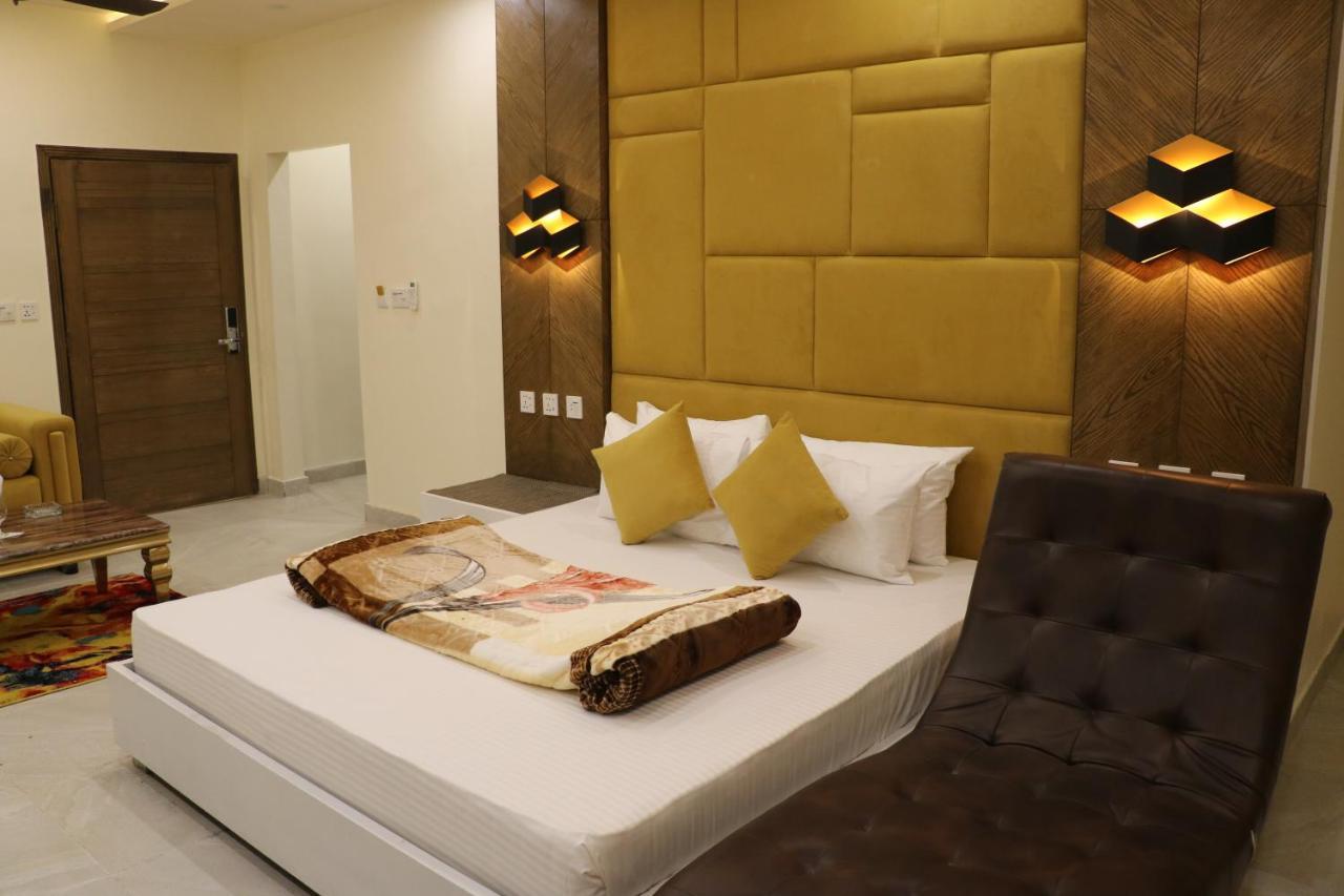 Hotel Avalon Suites Multan Exterior foto