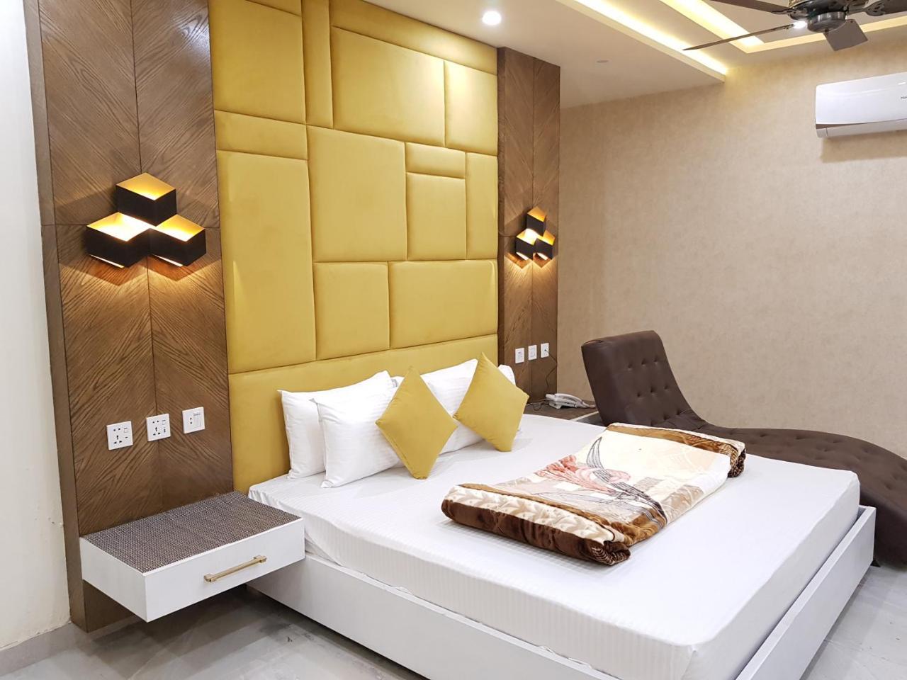 Hotel Avalon Suites Multan Exterior foto