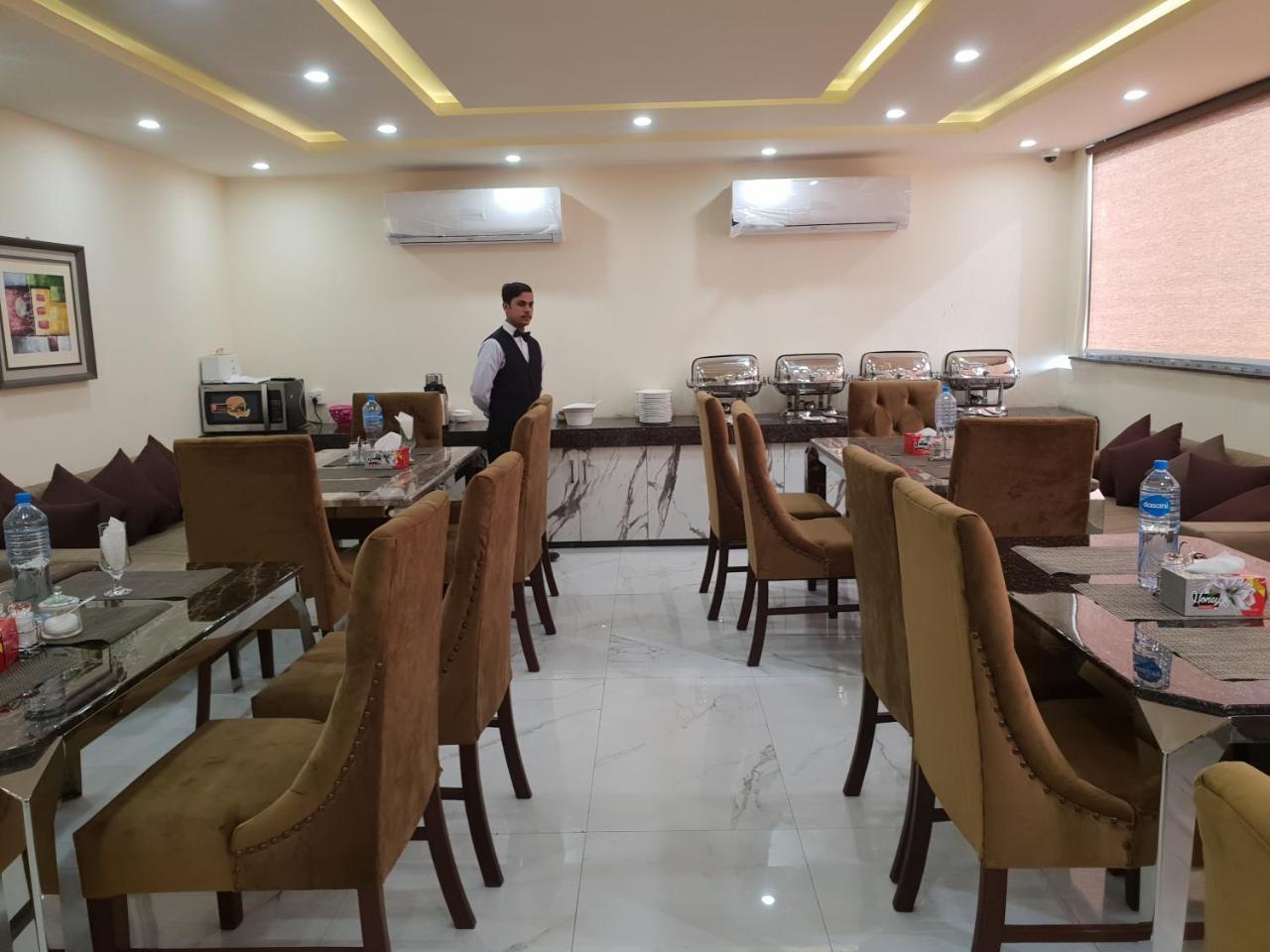 Hotel Avalon Suites Multan Exterior foto
