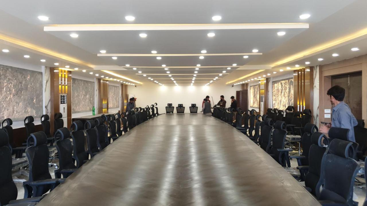 Hotel Avalon Suites Multan Exterior foto